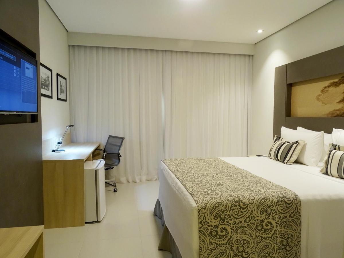 ทริป บาย วินด์แฮม มาเนาส์ Hotel ภายนอก รูปภาพ