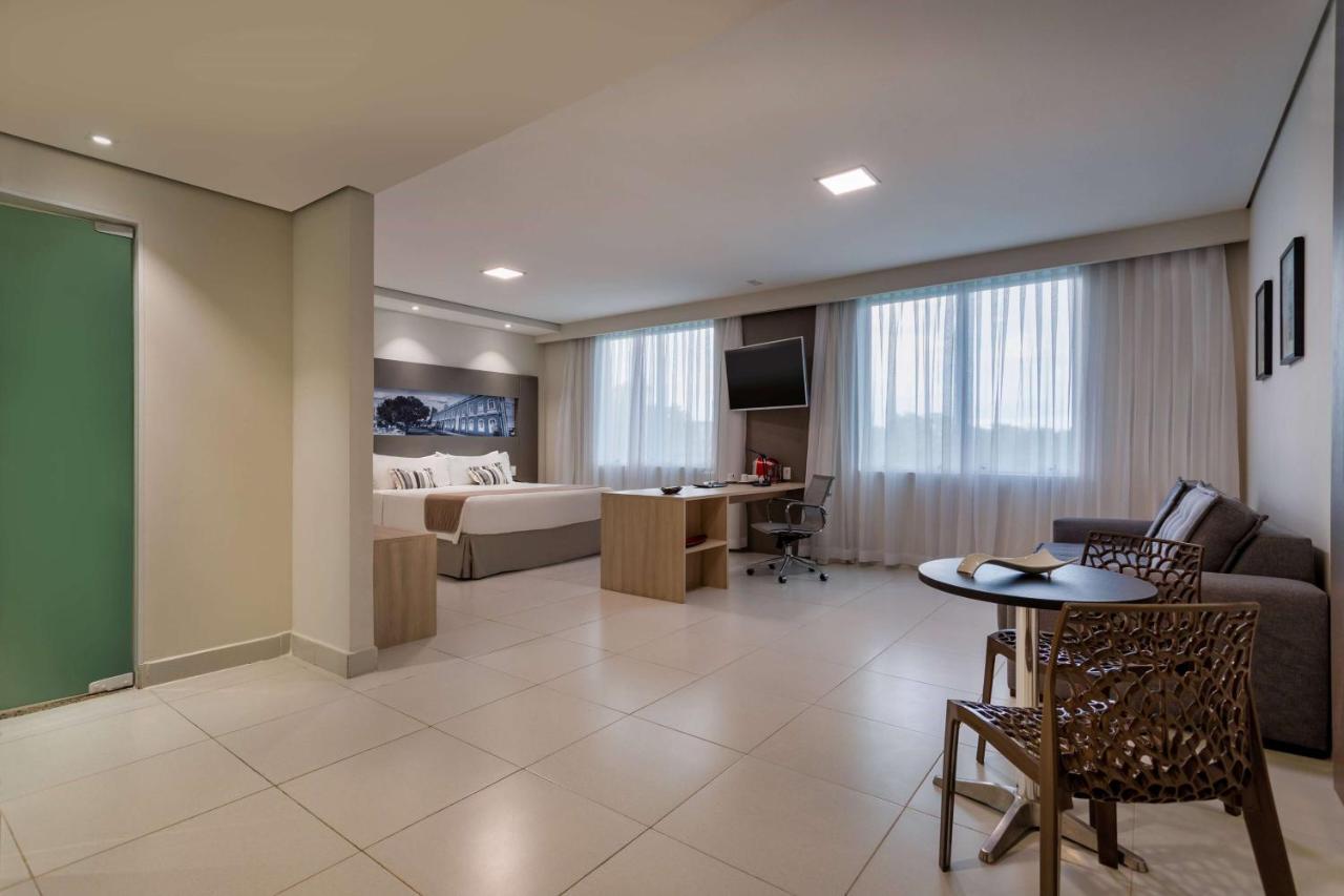 ทริป บาย วินด์แฮม มาเนาส์ Hotel ภายนอก รูปภาพ